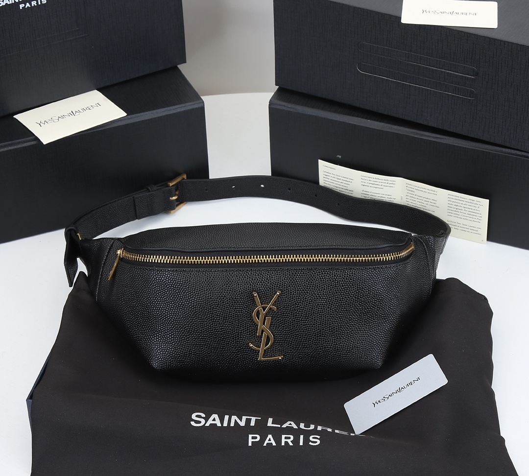 YSL Klassiker Monogrammgürtelbeutel in Getreide de poudre geprägtes Leder