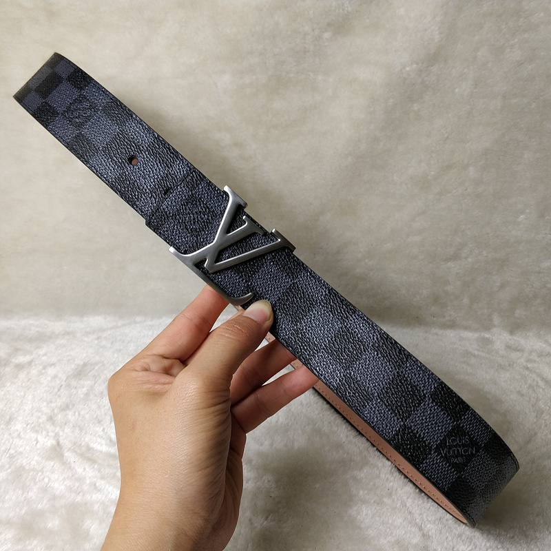 Louis Vuitton Belt L76-70 38 mm Silber