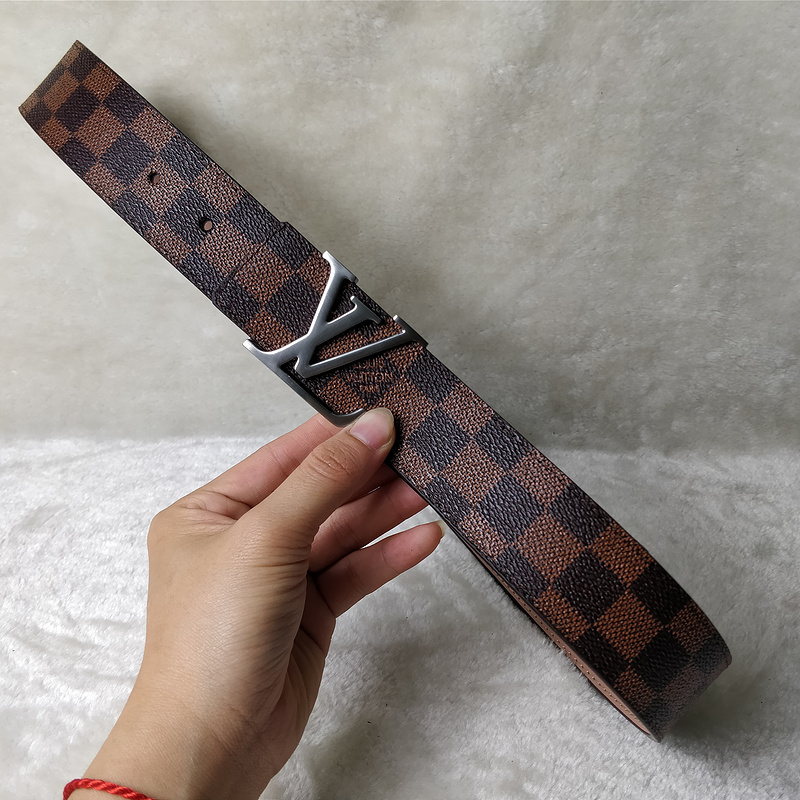 Louis Vuitton Belt L75-70 38 mm Silber