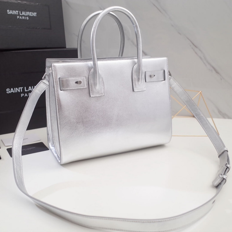 Saint Laurent Sac de Jour Souple Baby in zerknittertem Silberkalbleder 477477