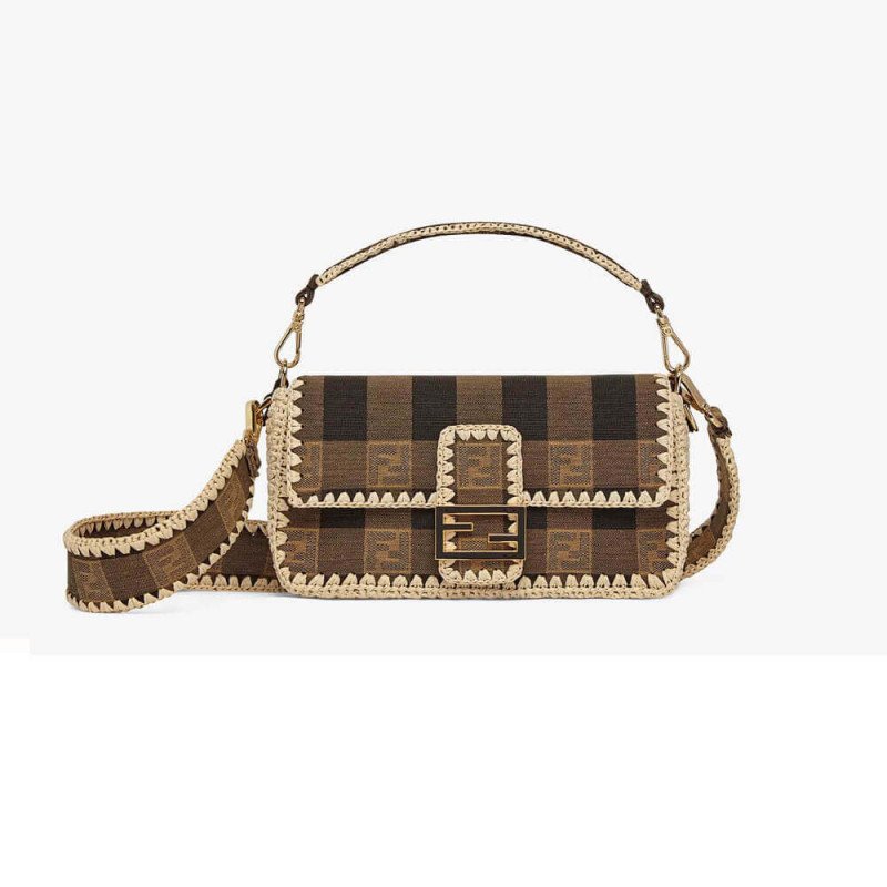 Fendi Taschenuette brauner Stoffbeutel 8BR600