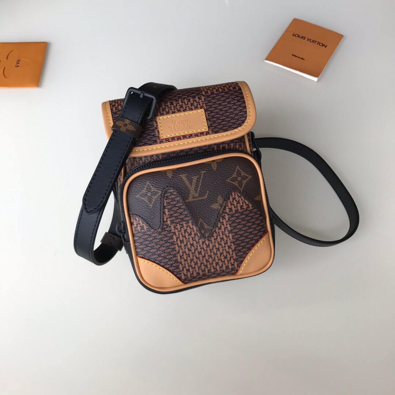 Louis Vuitton x Nigo Amazone Cammer Taschen M55456