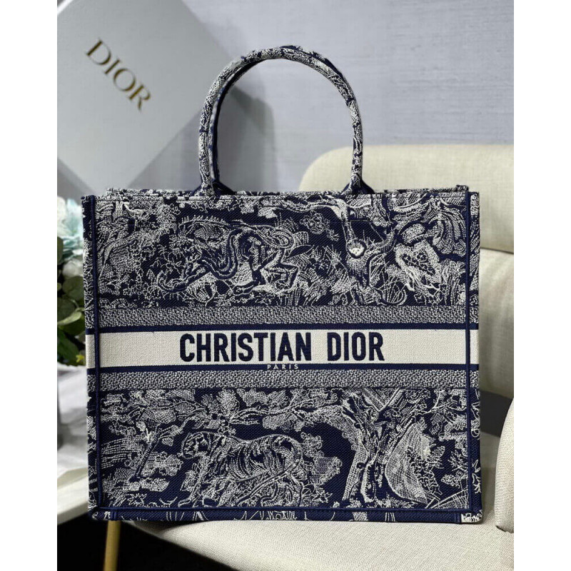 Dior Book Tote Blue Toile de Jouy Reverse Stickerei M1286