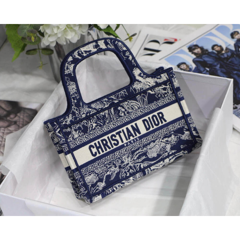 Dior Mini Book Tote Blue Toile de Jouy Reverse Stickerei M1271