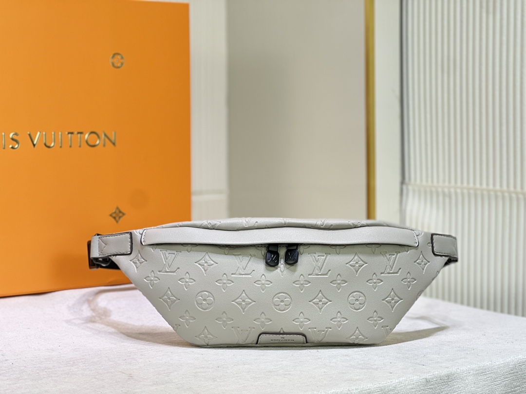 Louis Vuitton Discovery BumTaschen PM