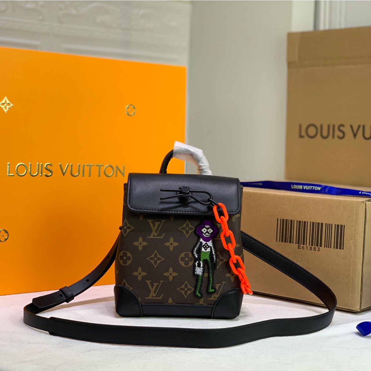 Louis Vuitton Zoooom mit Freunden M50991