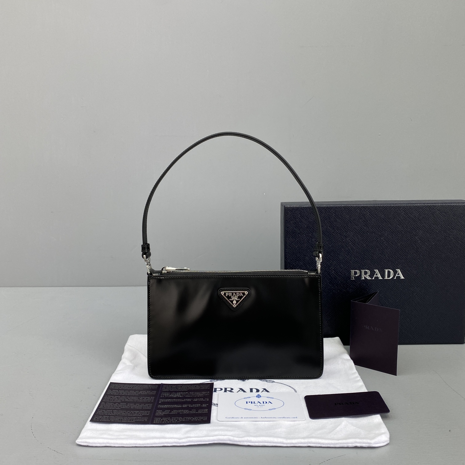 Prada Saffiano Ledergriff Mini Tasche